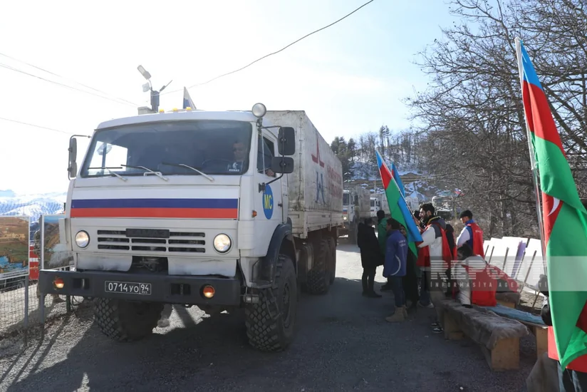 Total of 30 vehicles of peacekeepers move freely through Khankandi-Lachin road