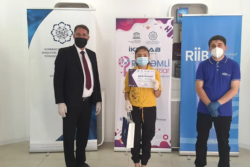 “Rəqəmli Qızlar” layihəsi üzrə onlayn təlimlər keçirilib