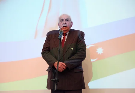 Tanınmış şəxslərin dəstəklədiyi namizəd kimdir? - VİDEO