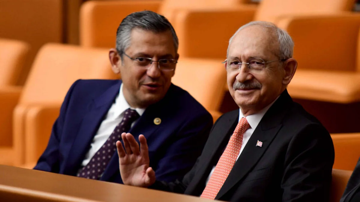 Kılıçdaroğlu CHP-nin yeni lideri Özgür Özəli təbrik edib