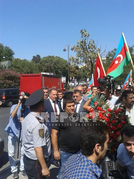 ​Türkiyənin Azərbaycandakı səfirliyinin qarşısında aksiya keçirilib - FOTO