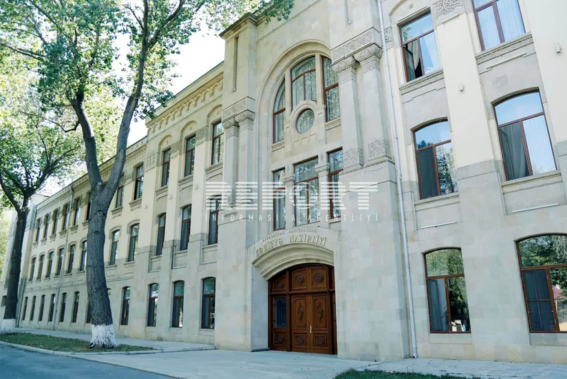 Səhiyyə Nazirliyi yaşayış binasında baş verən yanğınla əlaqədar rəsmi açıqlama yayıb
