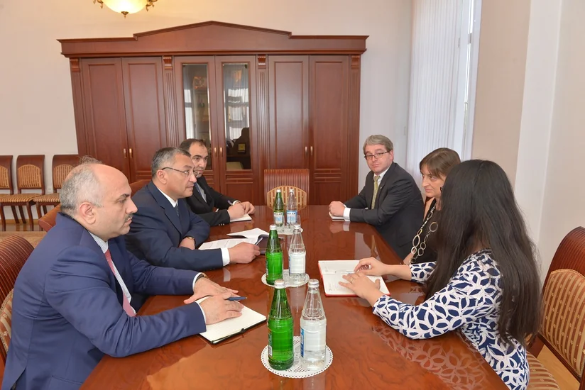 Rövşən Rzayev BQXK-nın Azərbaycandakı nümayəndəliyinin rəhbəri ilə görüşüb