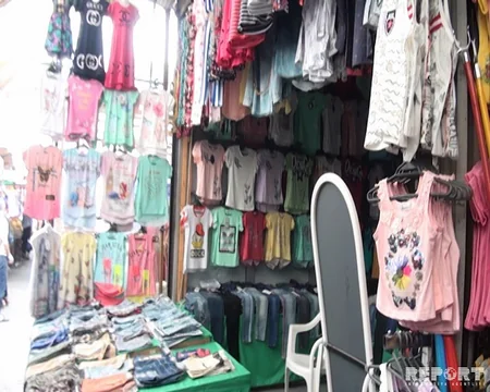 Lənkəranda mağazadan oğurluq edən 4 qadın müşahidə kamerasına düşüb