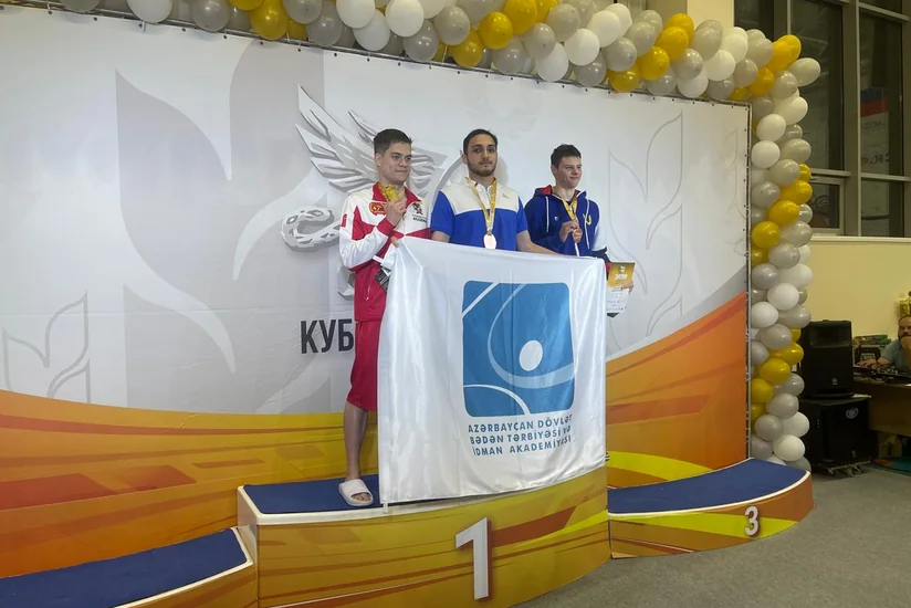 Azərbaycan üzgüçüləri Rusiyada keçirilən yarışda 9 medal qazanıblar
