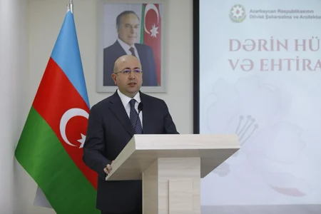 Dövlət Şəhərsalma və Arxitektura Komitəsində Xocalı soyqırımı qurbanlarının xatirəsi anılıb