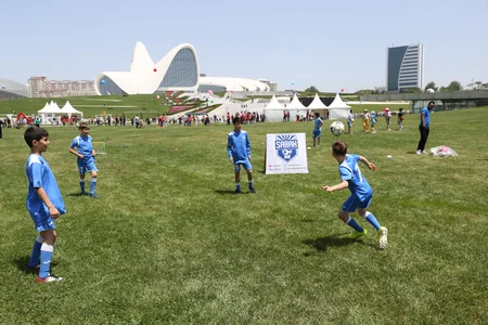 Heydər Əliyev Mərkəzinin parkında Uşaq festivalı keçirilib