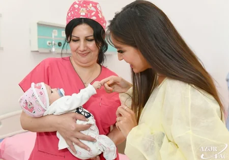 Heydər Əliyev Fondunun vitse-prezidenti Leyla Əliyeva Elmi-Tədqiqat Pediatriya İnstitutunda olub