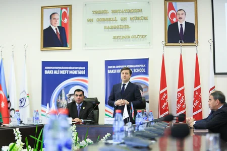 SOCAR Methanol və Bakı Ali Neft Məktəbi arasında razılaşma sənədi imzalanıb