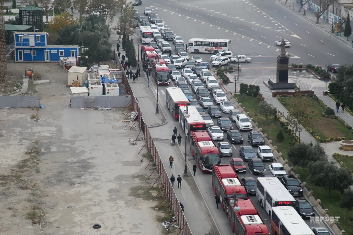 Bakıda tıxaca səbəb olan piyada keçidləri - FOTO
