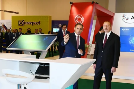 Prezident İlham Əliyev “Bakutel-2019” sərgisi ilə tanış olub - YENİLƏNİB