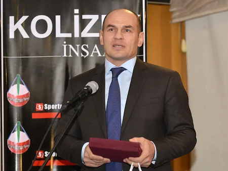 2015-ci ildə idman sahəsində fərqlənənlərin mükafatlandırma mərasimi keçirilib