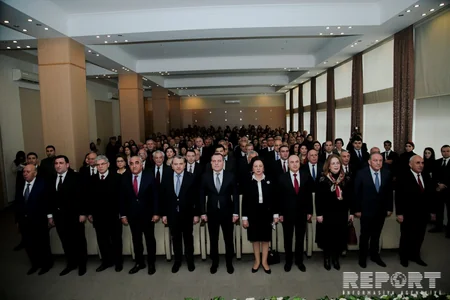 Doktorantların və gənc tədqiqatçıların Nəsimiyə həsr olunan elmi konfransı başlayıb
