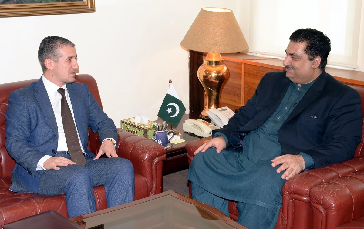 Nazir: Pakistan ali təhsil almaq üçün Azərbaycandan tələbə qəbul etməyə hazırdır
