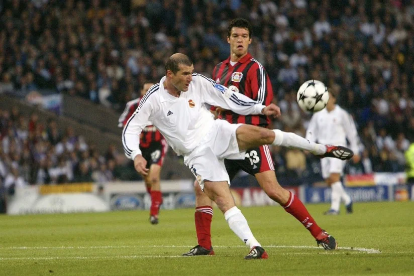 Названы лучшие голы в истории Лиги Чемпионов - ВИДЕО