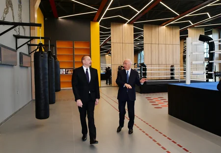 Prezident Sumqayıt şəhər stadionunda yaradılan şəraitlə tanış olub