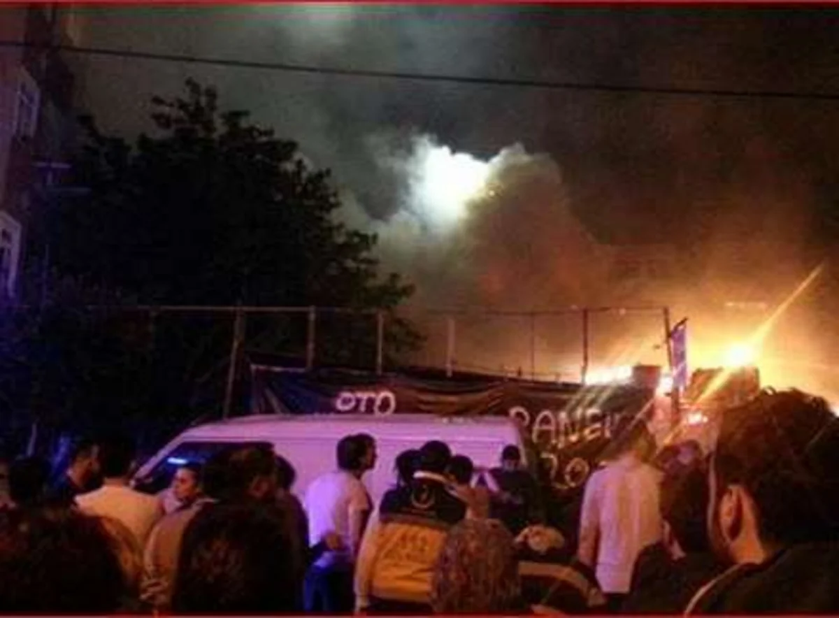 İstanbulda avtosolona əldəqayırma partlayıcı atılıb, 1 nəfər ölüb, 3 nəfər yaralanıb
