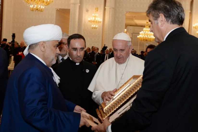 Roma Papası Heydər Məscidində olub