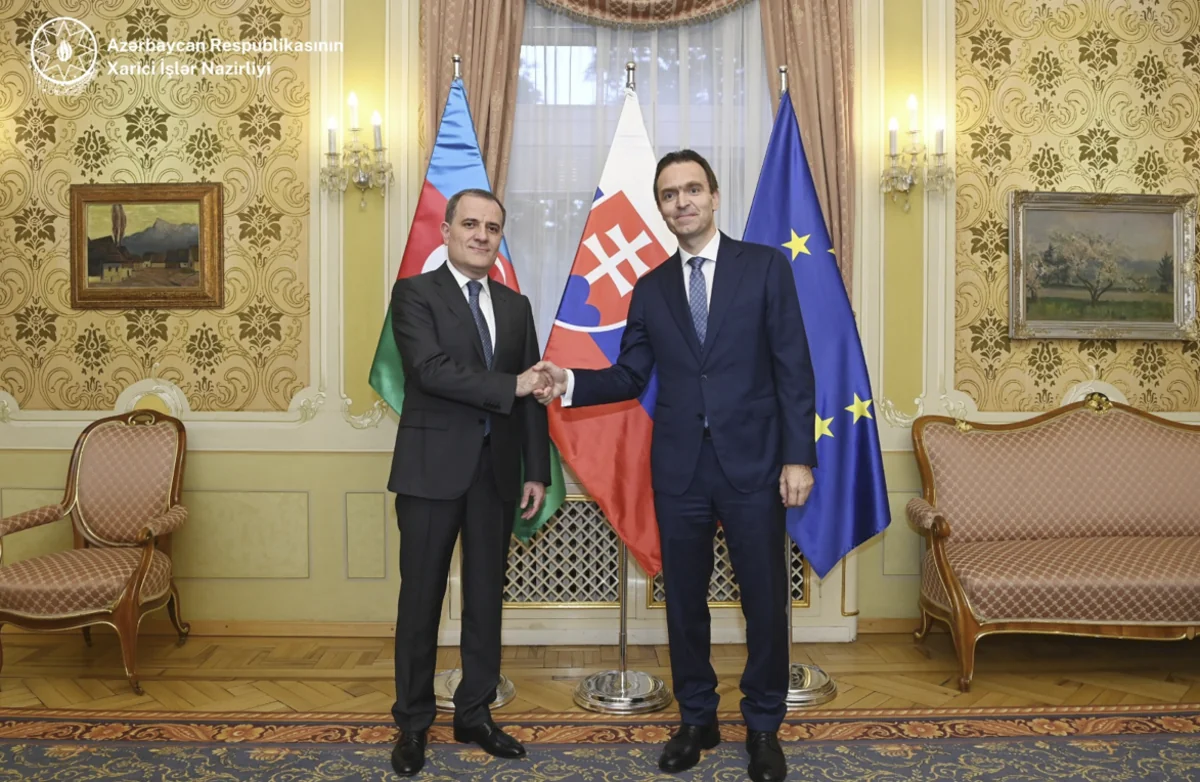 Ceyhun Bayramov Slovakiyanın Baş naziri ilə görüşüb