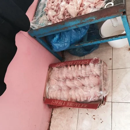 ​Sumqayıtda çiy dönər istehsalı ilə məşğul olan müəssisədə nöqsanlar aşkarlanıb