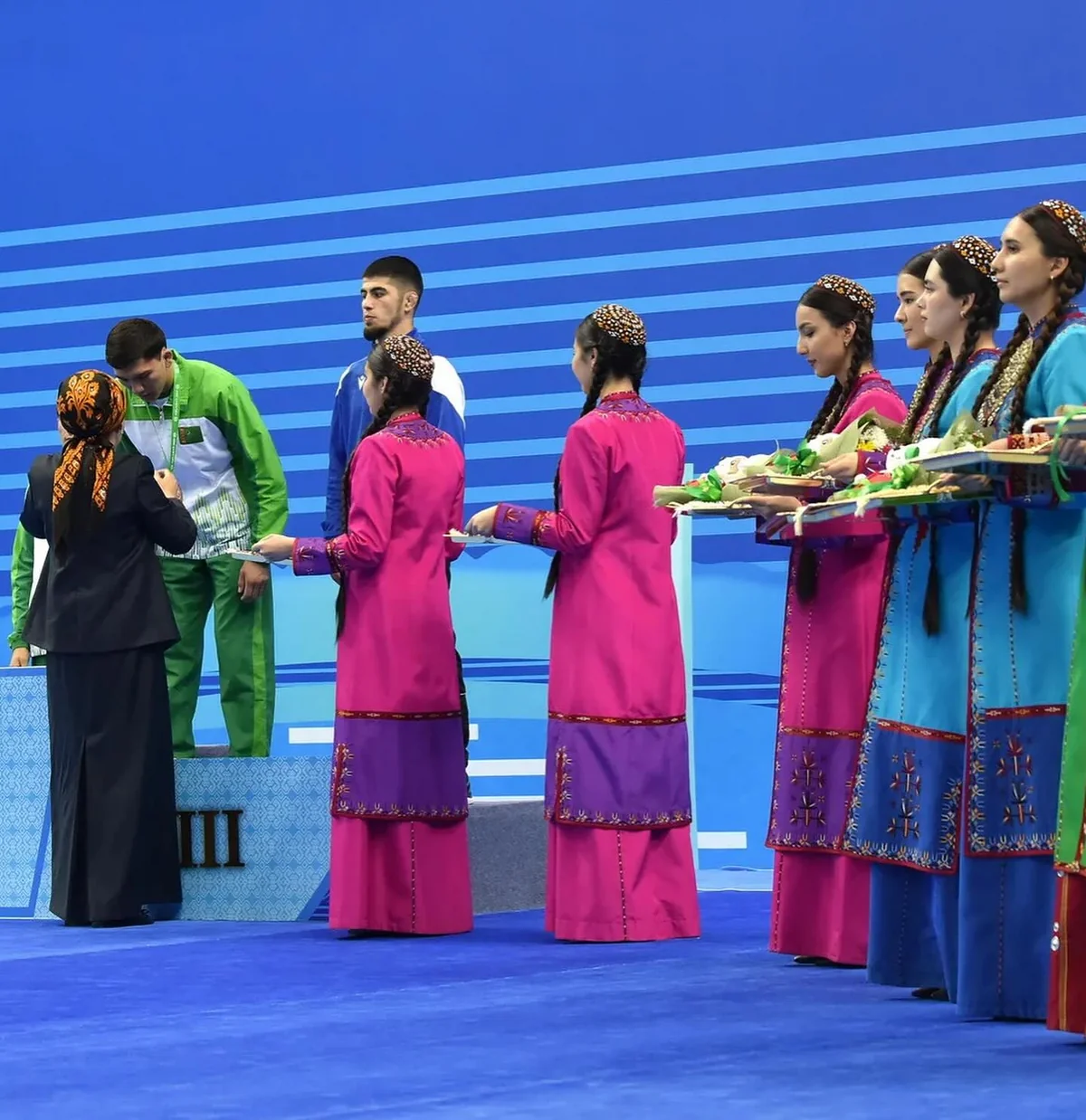 Azərbaycanın kəmər güləşçiləri Türkmənistanda üç medal qazanıb