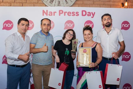 “Nar” mətbuat nümayəndələrini təbrik edib
