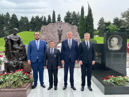 Ambassadors of Ukraine, Georgia, Moldova honor memory of great leader Heydar Aliyev