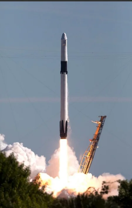Первая ступень Falcon 9 упала в океан при попытке возвращения на космодром - ВИДЕО - ОБНОВЛЕНО