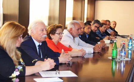 Muxtar Babayev İctimai Ekoloji Şuranın üzvləri ilə görüşüb