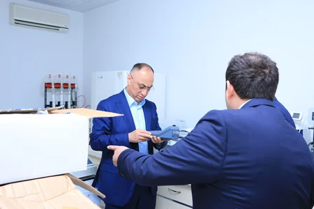 Qoşqar Təhməzli İstehlak Mallarının Ekspertizası Mərkəzinin laboratoriyası ilə tanış olub