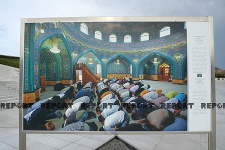 Reza Deqatinin 100 fotosu Bakıda sərgilənib
