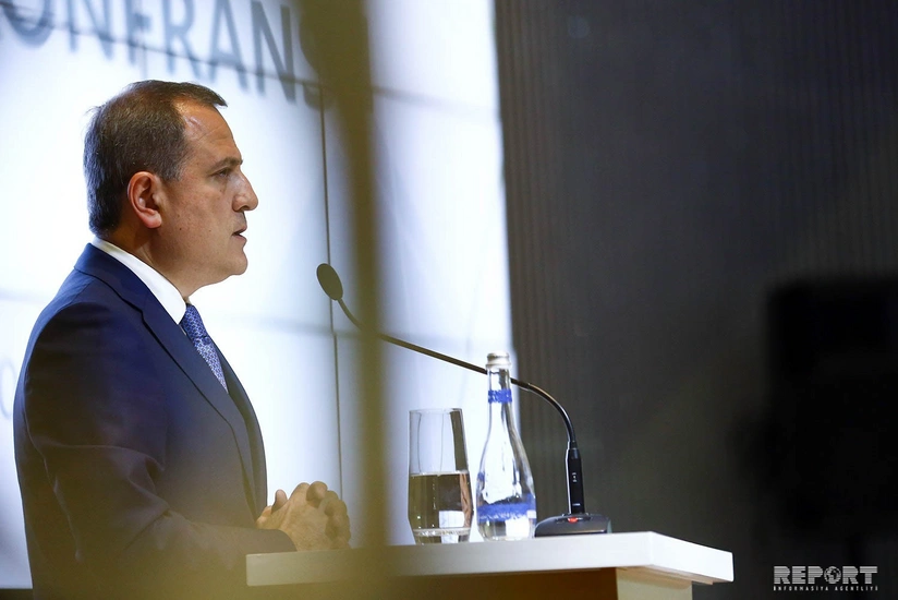 Təhsil naziri bəzi məktəblərin rəhbərliyinə xəbərdarlıq edib