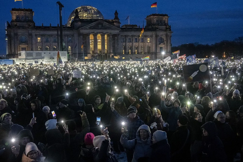 Almaniyanın minlərlə sakini yenidən sağçı ekstremizmə qarşı aksiya keçirib