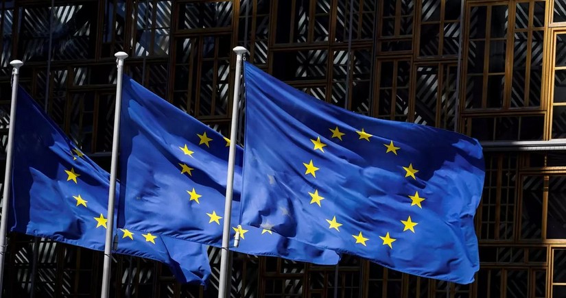 EU pushes to fill Ukraine’s $19B budget gap next year