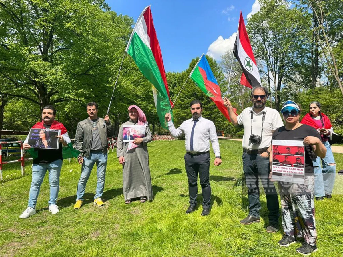İranın Hamburqdakı konsulluğunun qarşısında etiraz aksiyası keçirilib