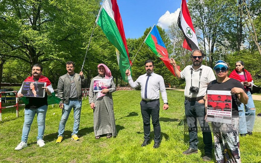 İranın Hamburqdakı konsulluğunun qarşısında etiraz aksiyası keçirilib