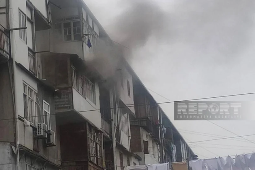 Yevlaxda yataqxanada yanğın olub