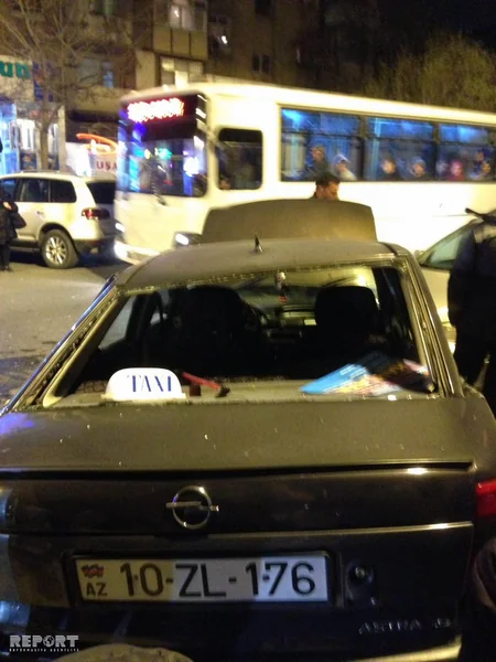 Bakıda ruhi xəstə maşın qaçıraraq qəza törədib, 2 nəfər yaralanıb - FOTO - VİDEO - YENİLƏNİB