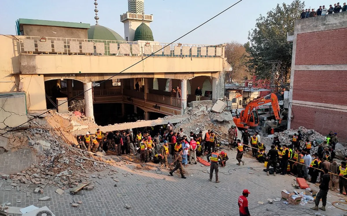 Pakistanda məsciddəki partlayışla bağlı 23 nəfər həbs edilib