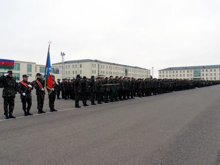 Azərbaycan əsgərləri təntənəli surətdə hərbi and içiblər