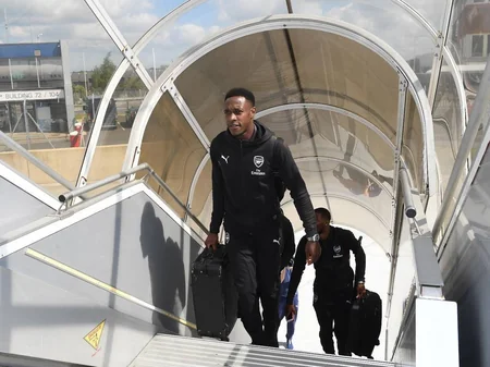 Arsenal futbol komandası Bakıya gəlib