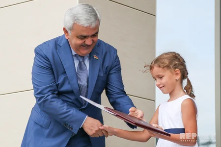 SOCAR President awards BTEC students the certificates for scholarships