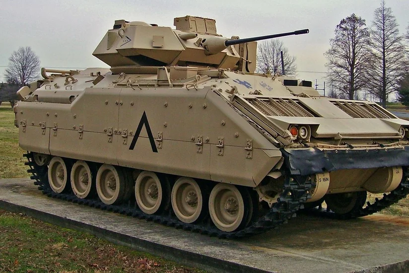 США передадут Украине 50 БМП Bradley