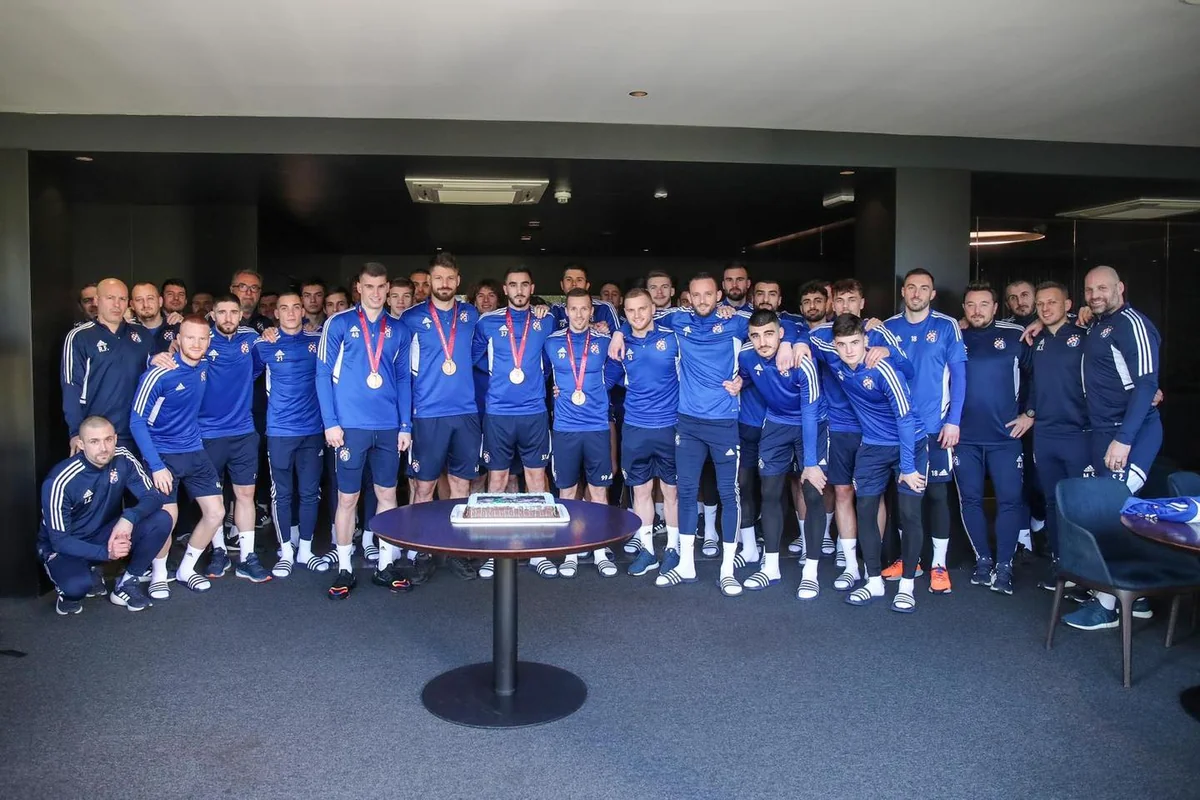 Mahir Emreli “Dinamo” ilə təlim-məşq toplanışına yollanıb