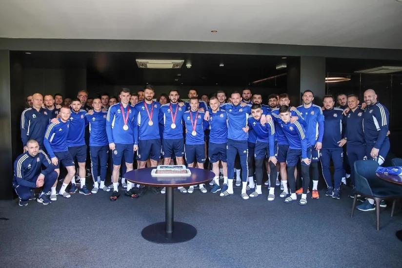 Mahir Emreli “Dinamo” ilə təlim-məşq toplanışına yollanıb