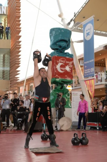 Heydər Əliyev Fondu “Milan Expo 2015”də Azərbaycan “Milli gün”ü çərçivəsində konsert proqramı təşkil edib