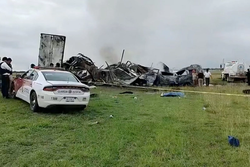 Meksikada traktor mikroavtobusla toqquşub, 26 nəfər ölüb