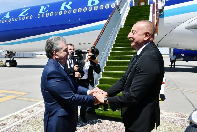 Prezident İlham Əliyev özbəkistanlı həmkarını Azərbaycana rəsmi səfərə dəvət edib