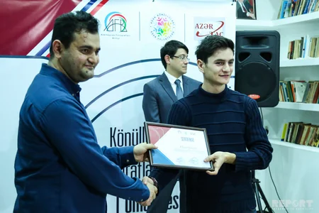 “Könüllülük: Uğurun formulu” kitabının imza günü keçirilib - FOTO