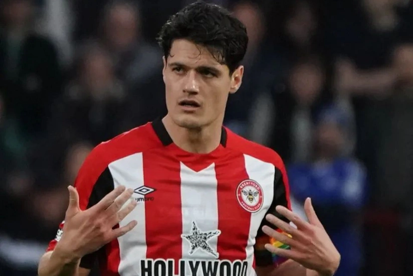 Danimarkalı futbolçu Arsenala keçib